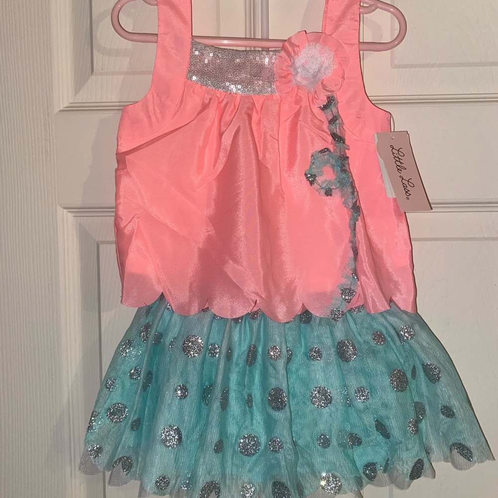 Girls matching outfit size 4